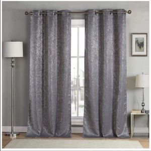 Set of 2 grey/silver curtains 38x84in